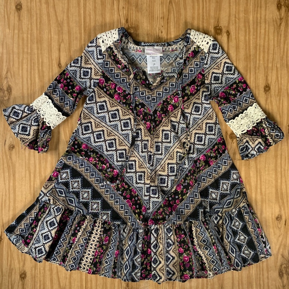 Iris & Ivy Boho dress with crochet details